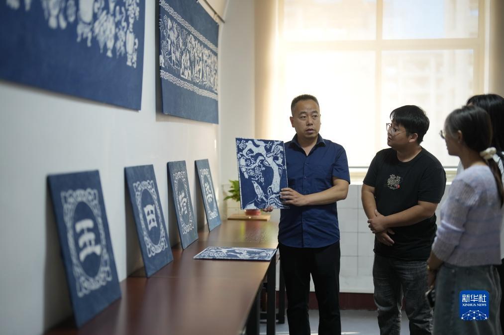 皇冠真人国际